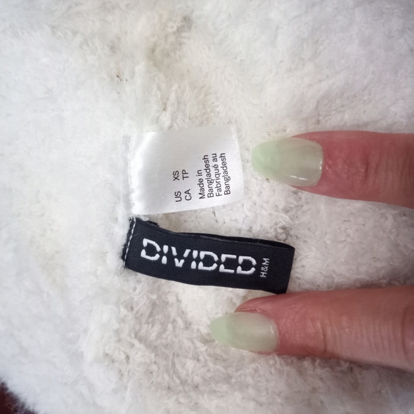 H&M White Off-the-Shoulder Sweater - Picture 2 of 3